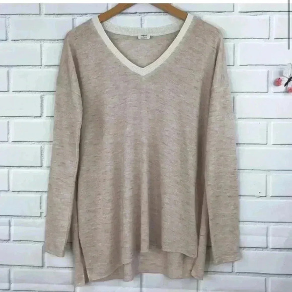 Aritzia Wilfred Sherbrooke V Neck Tee Tan Sweater - Picture 4 of 5